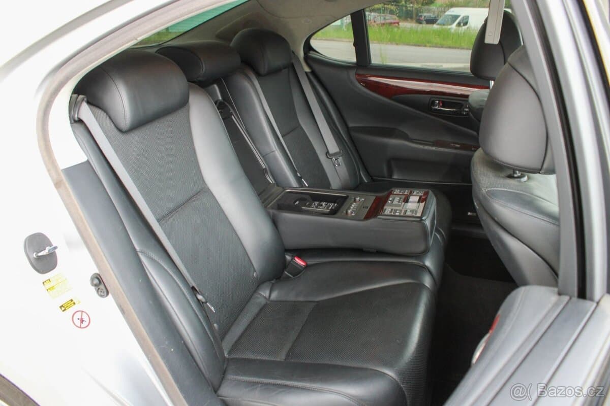 2010 Lexus LS - 10