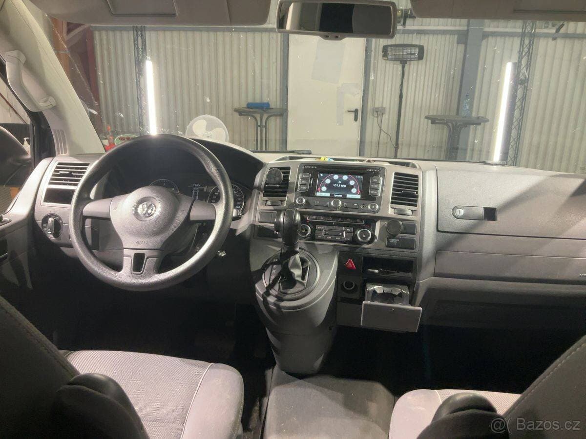2013 Volkswagen MULTIVAN - 10