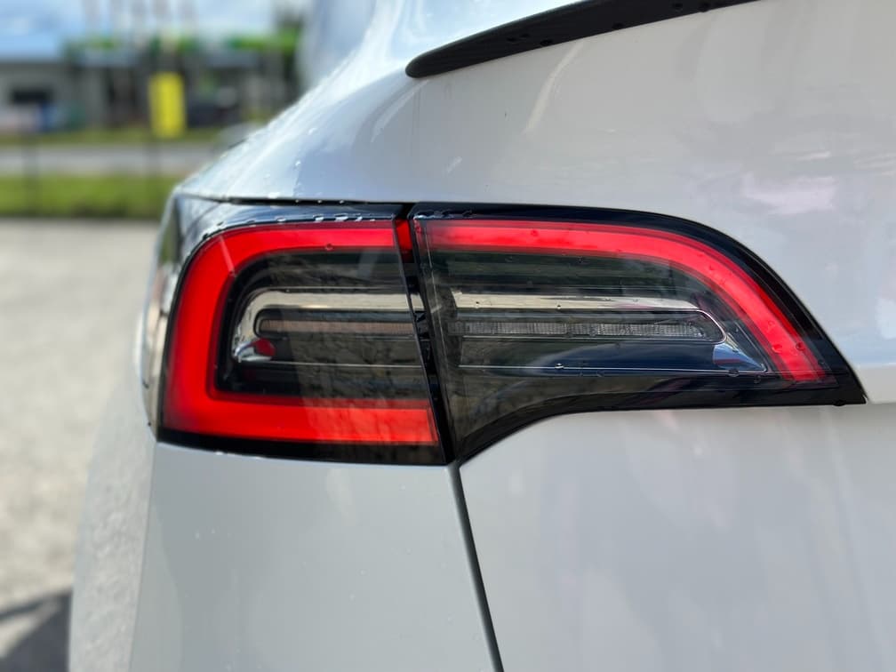 2023 Tesla MODEL Y - 10