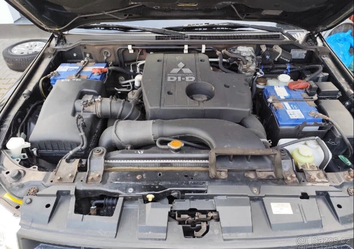 2009 Mitsubishi PAJERO - 10