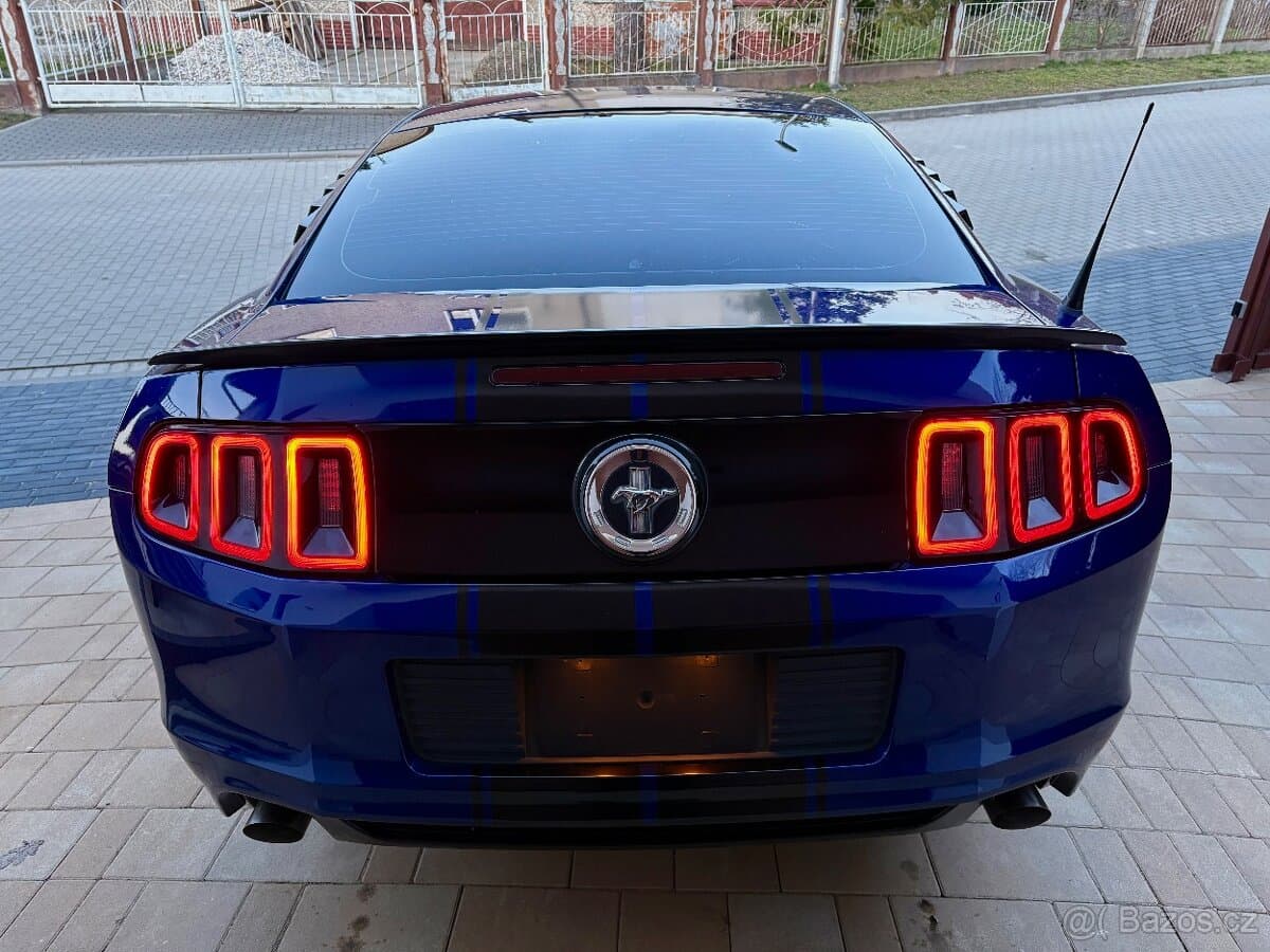 2013 Ford MUSTANG - 10