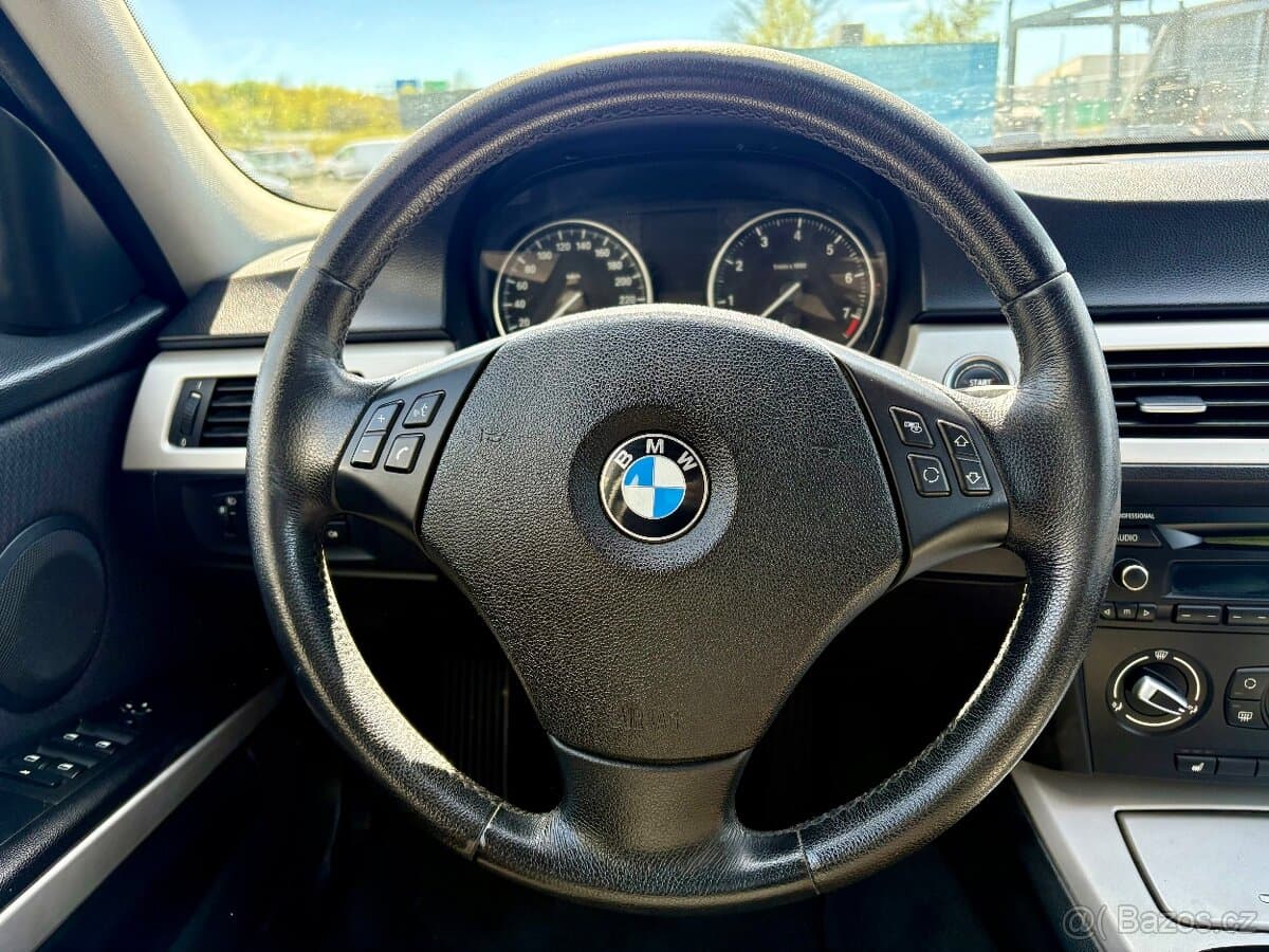 2009 BMW 3-SERIES - 10