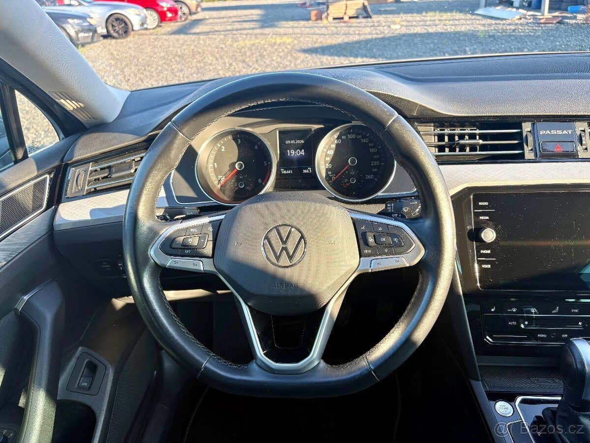 2022 Volkswagen PASSAT - 10