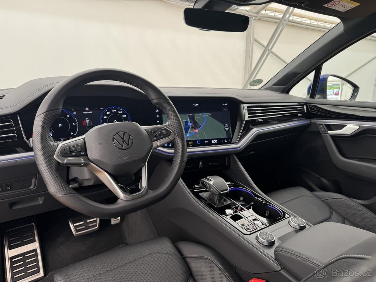 2025 Volkswagen TOUAREG - 10