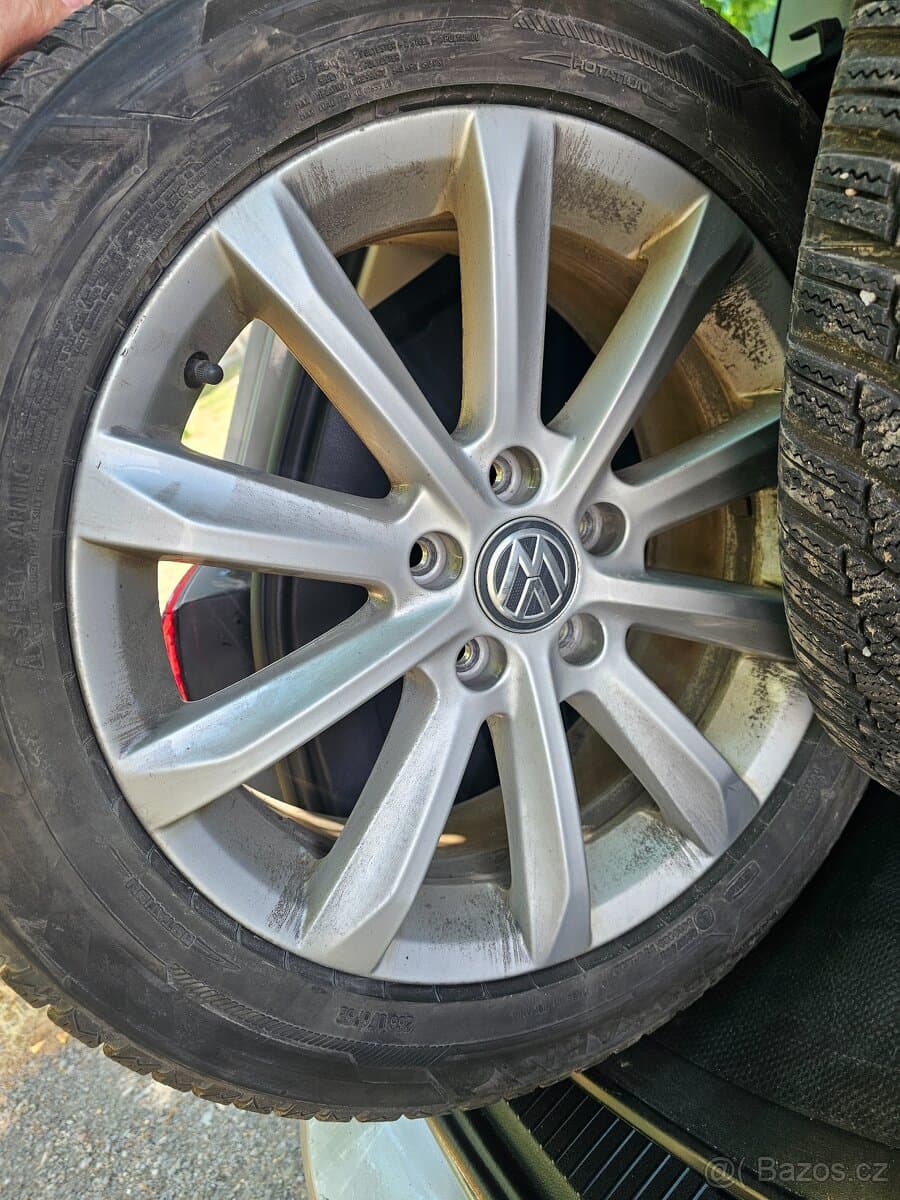 2018 Volkswagen PASSAT - 10