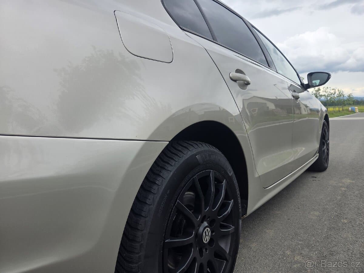 2012 Volkswagen JETTA - 10