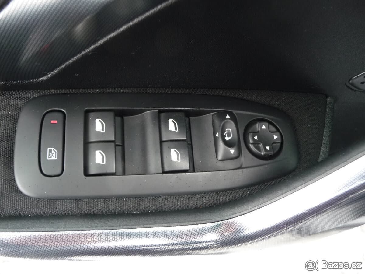 2014 Peugeot 2008 - 10