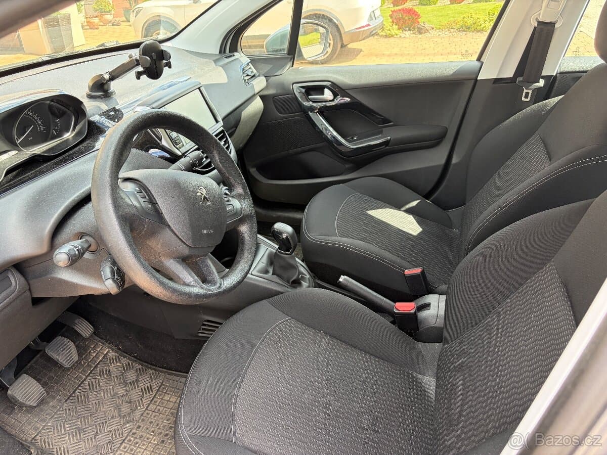 2019 Peugeot 208 - 10
