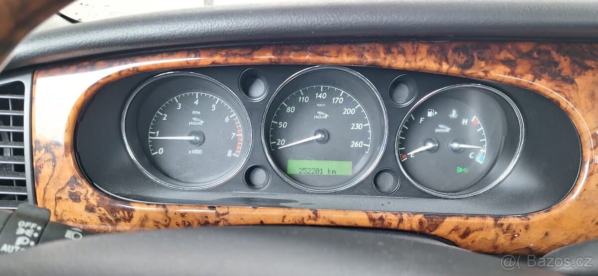 2003 Jaguar XJ - 10