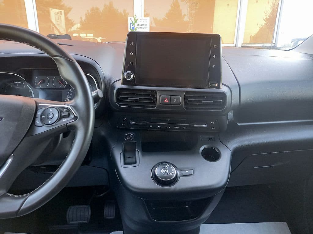 2020 Opel COMBO - 10