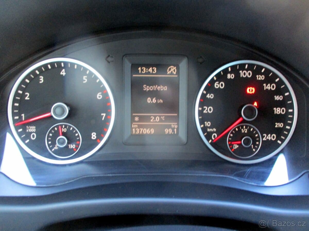 2011 Volkswagen TIGUAN - 10