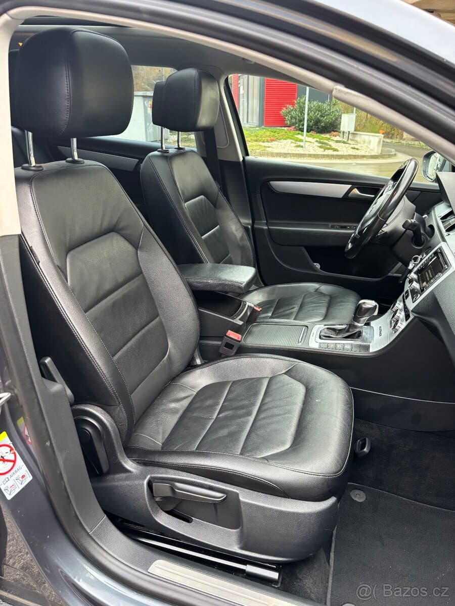 2013 Volkswagen PASSAT - 10