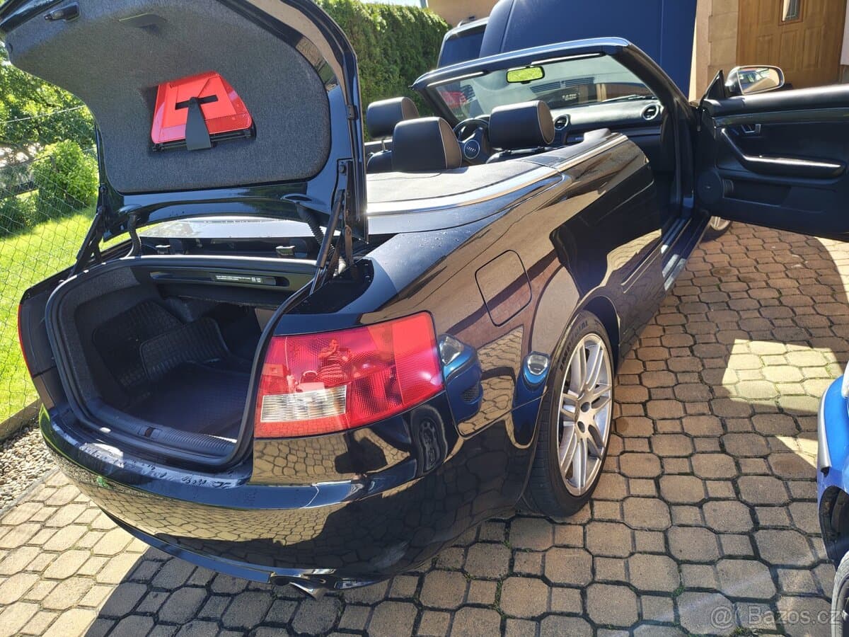 2004 Audi S4 - 10