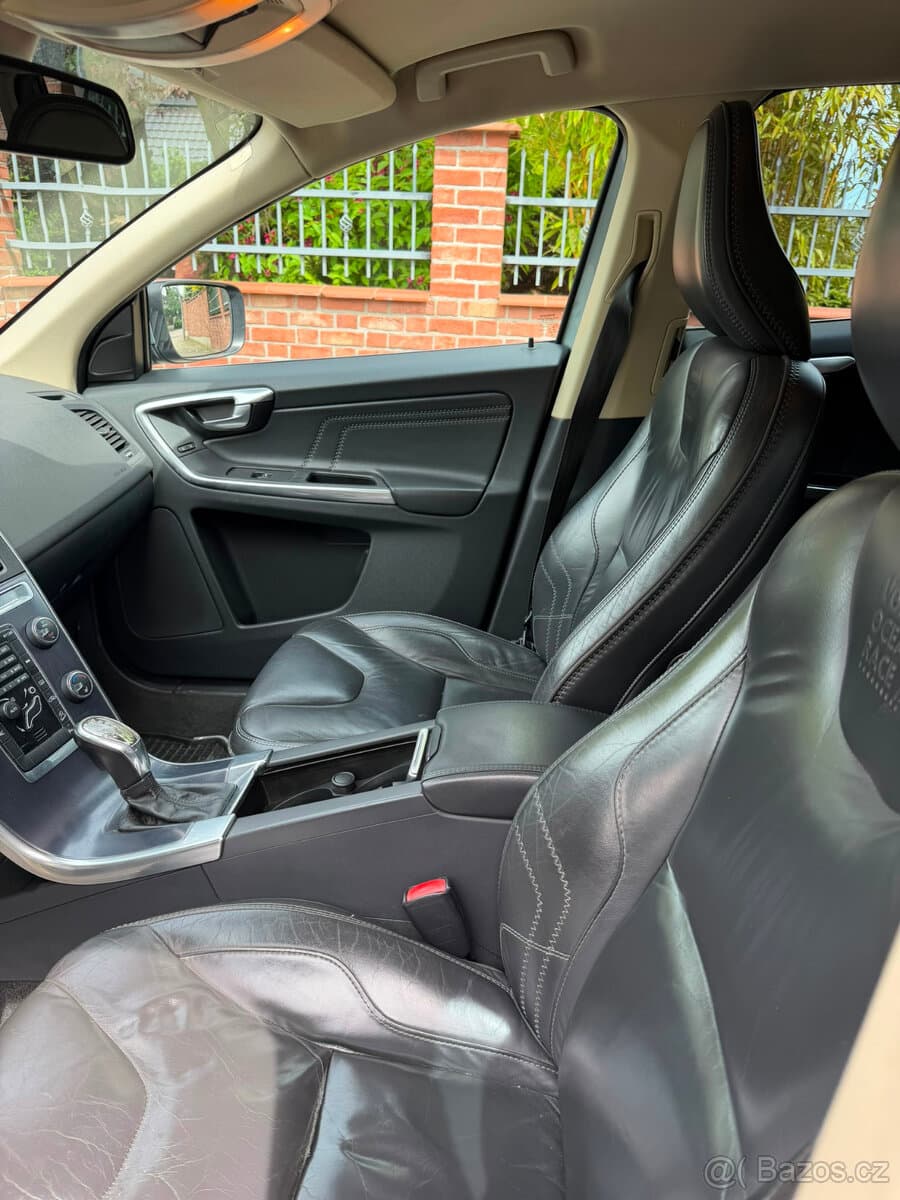 2014 Volvo XC60 - 10