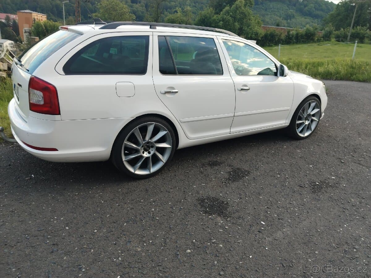 Škoda OCTAVIA - 10
