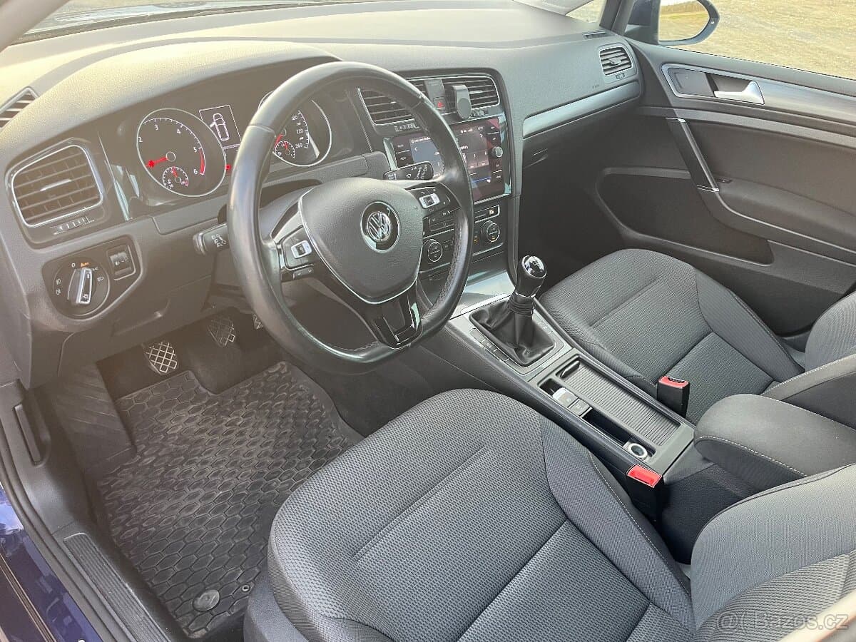 Volkswagen GOLF - 10