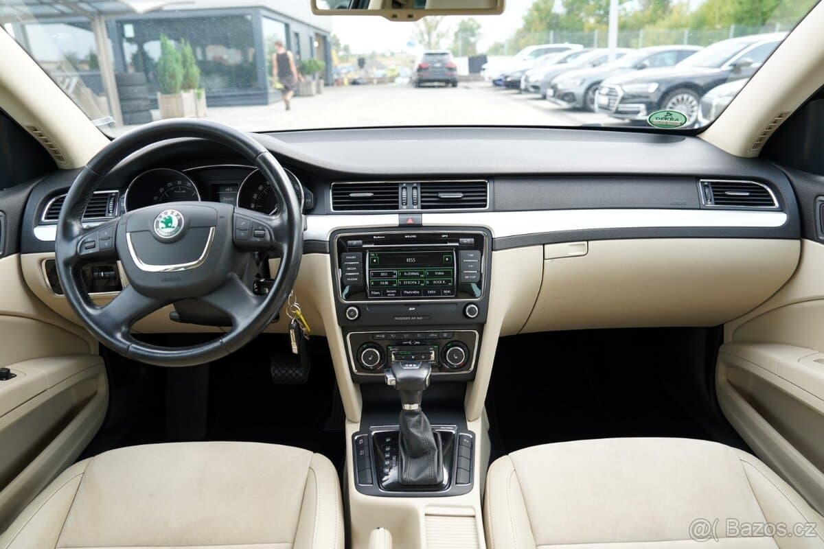 2011 Škoda SUPERB - 10