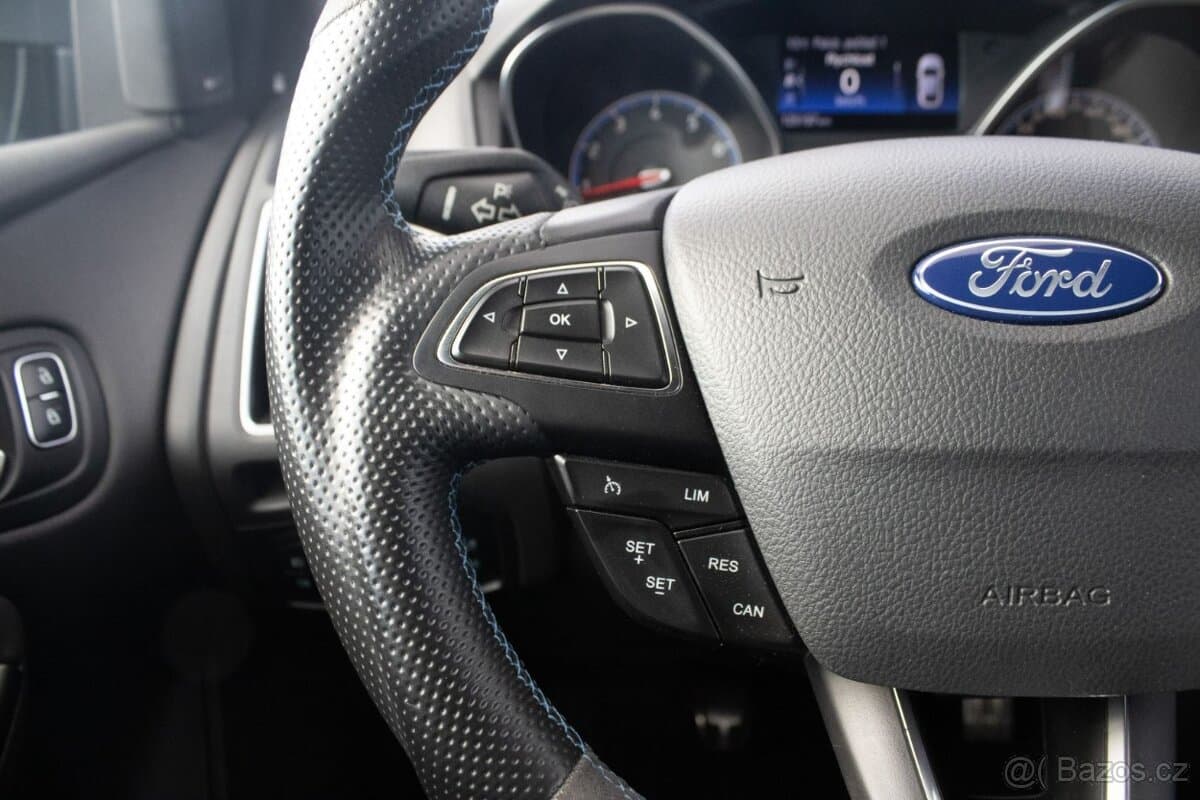 2017 Ford FOCUS - 10