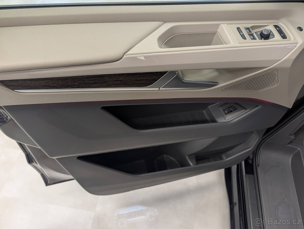 2025 Volkswagen MULTIVAN - 10