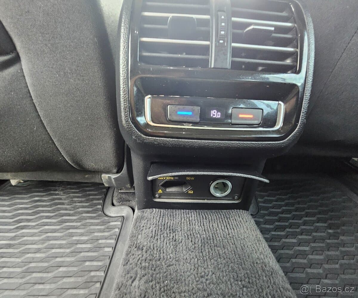 2015 Volkswagen PASSAT - 10