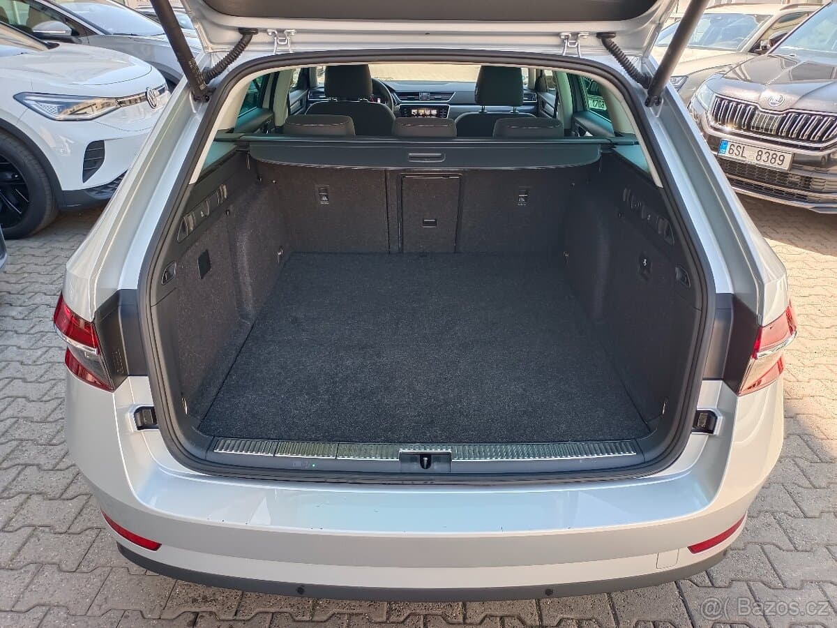 2023 Škoda SUPERB - 10