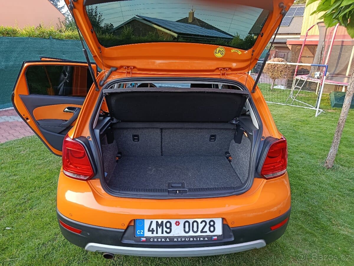 2012 Volkswagen POLO - 10