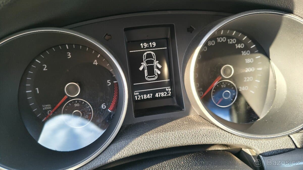 2013 Volkswagen GOLF - 10