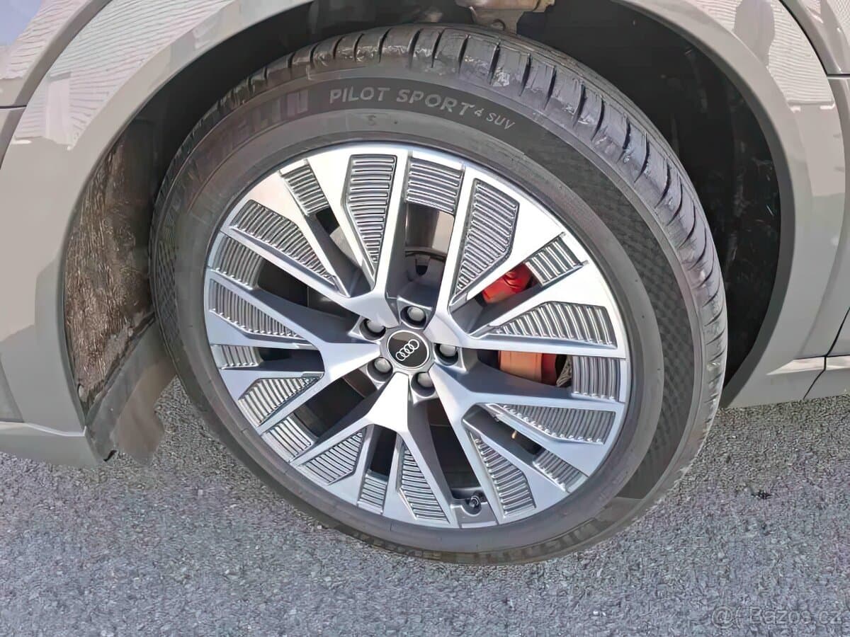 2023 Audi Q8 E-TRON - 10