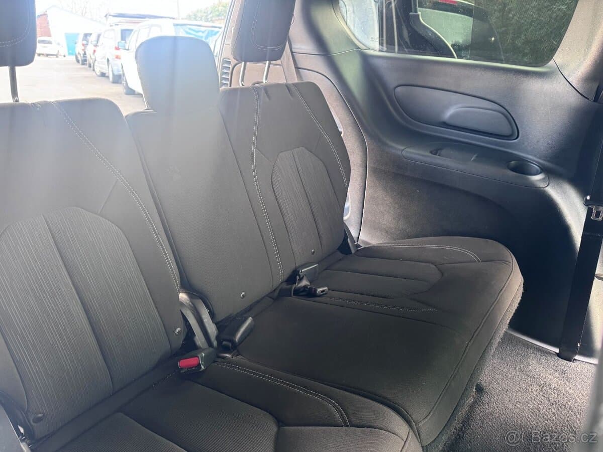 2021 Chrysler PACIFICA - 10