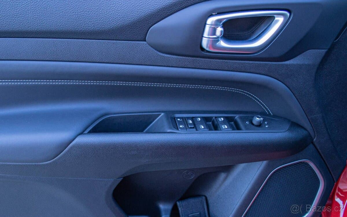 2023 Jeep COMPASS - 10