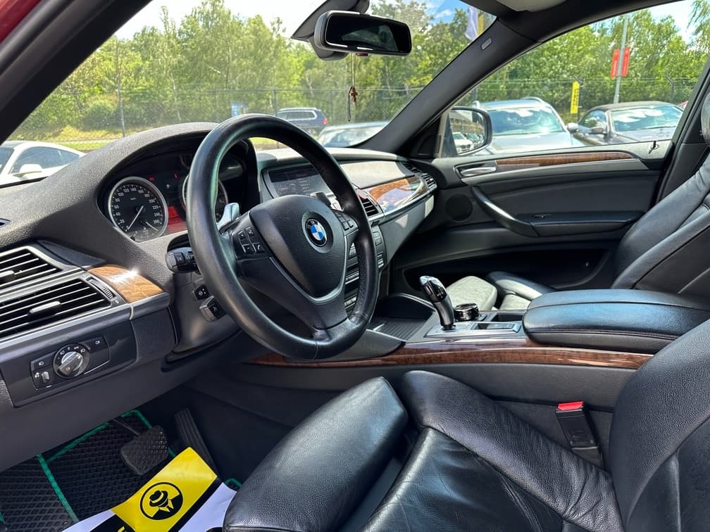 2010 BMW X6 - 10