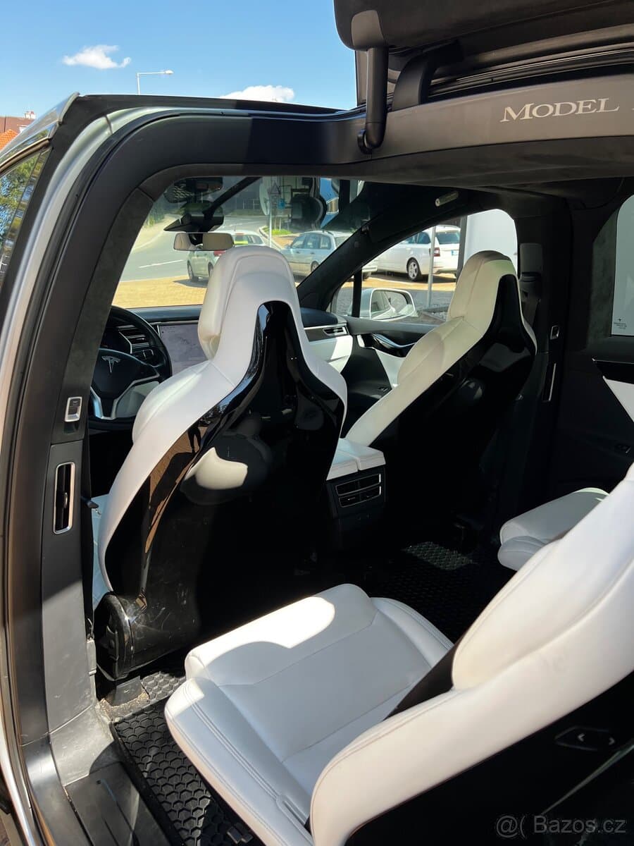 2017 Tesla MODEL X - 10