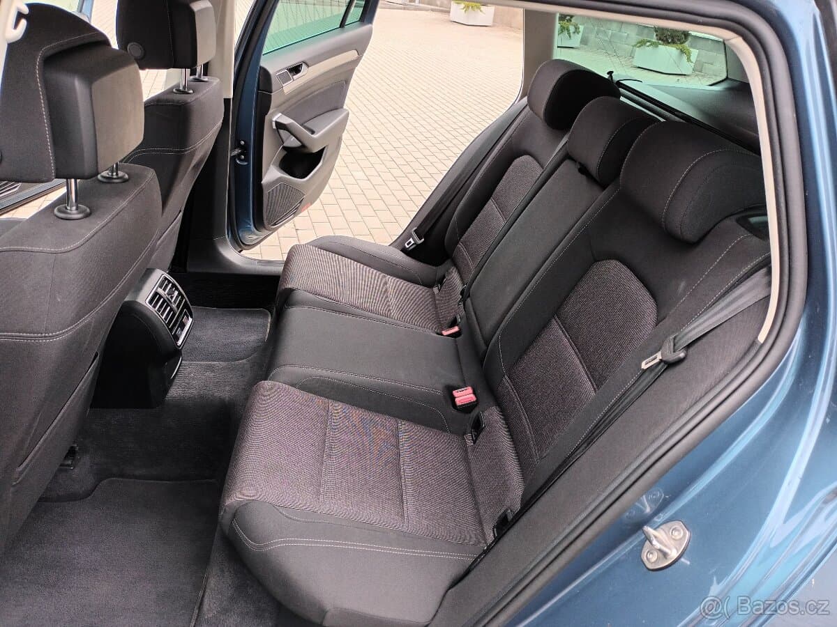 2018 Volkswagen PASSAT - 10
