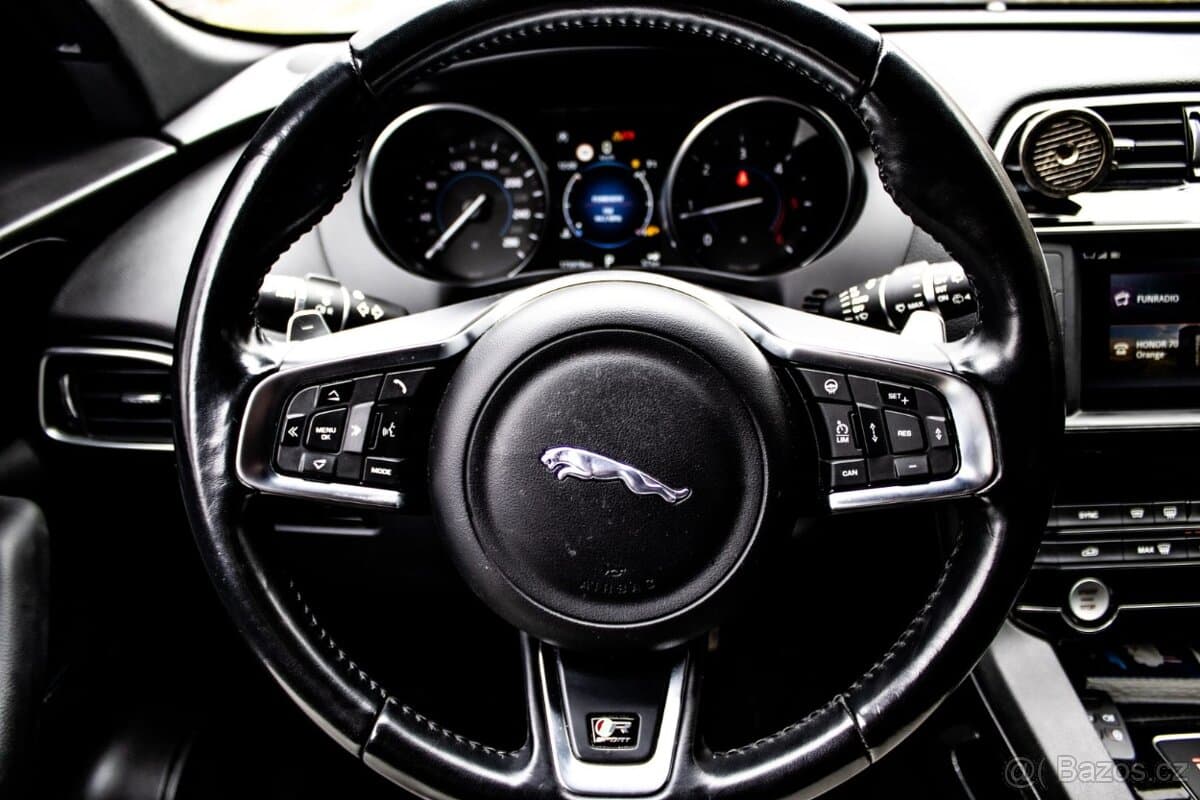 2018 Jaguar F-PACE - 10