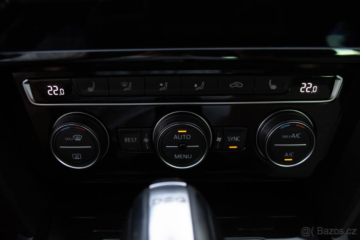 2018 Volkswagen PASSAT - 10
