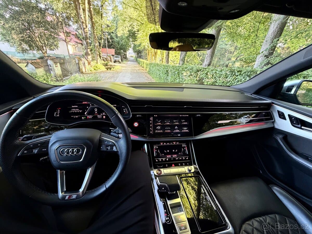 Audi SQ8 - 10