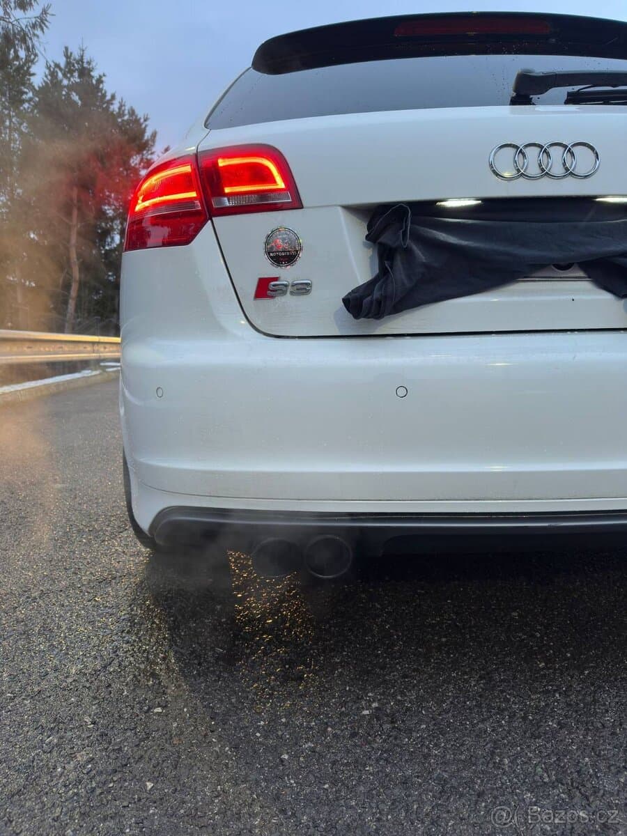 2010 Audi S3 - 10