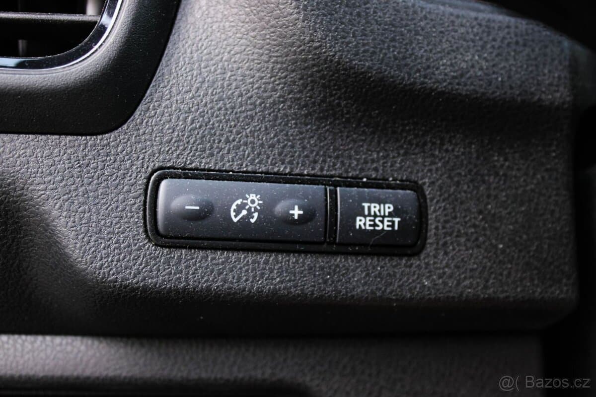 2020 Nissan LEAF - 10