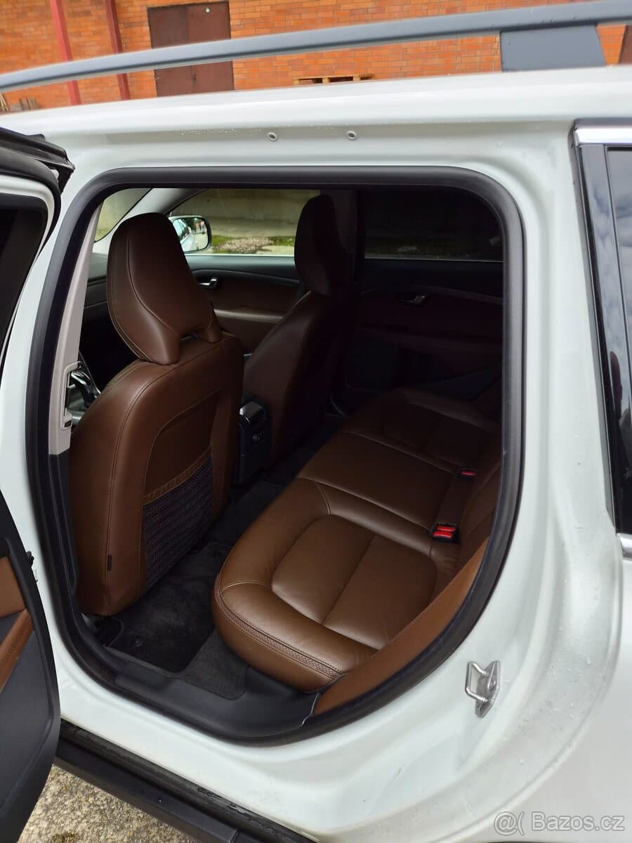 Volvo XC70 - 10