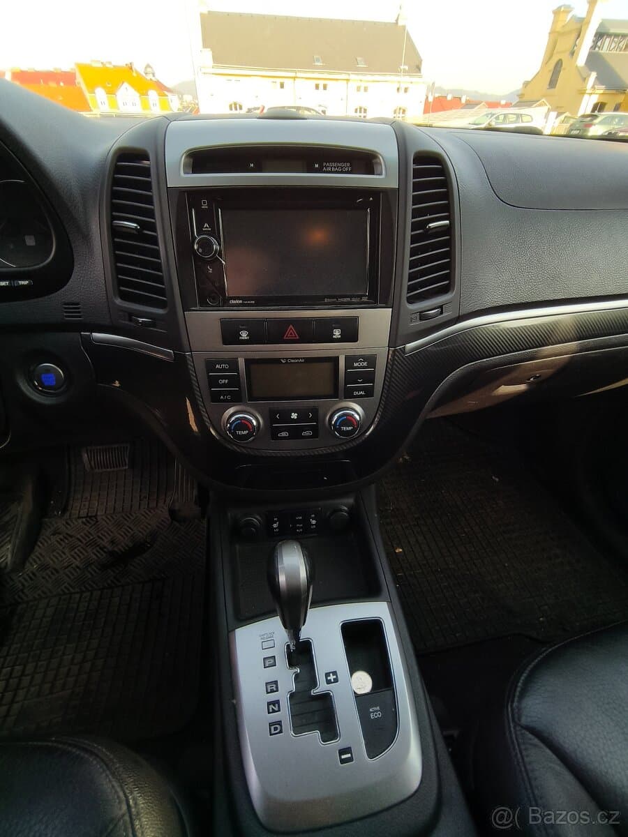 2012 Hyundai SANTA FE - 10