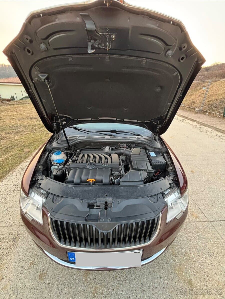 2010 Škoda SUPERB - 10