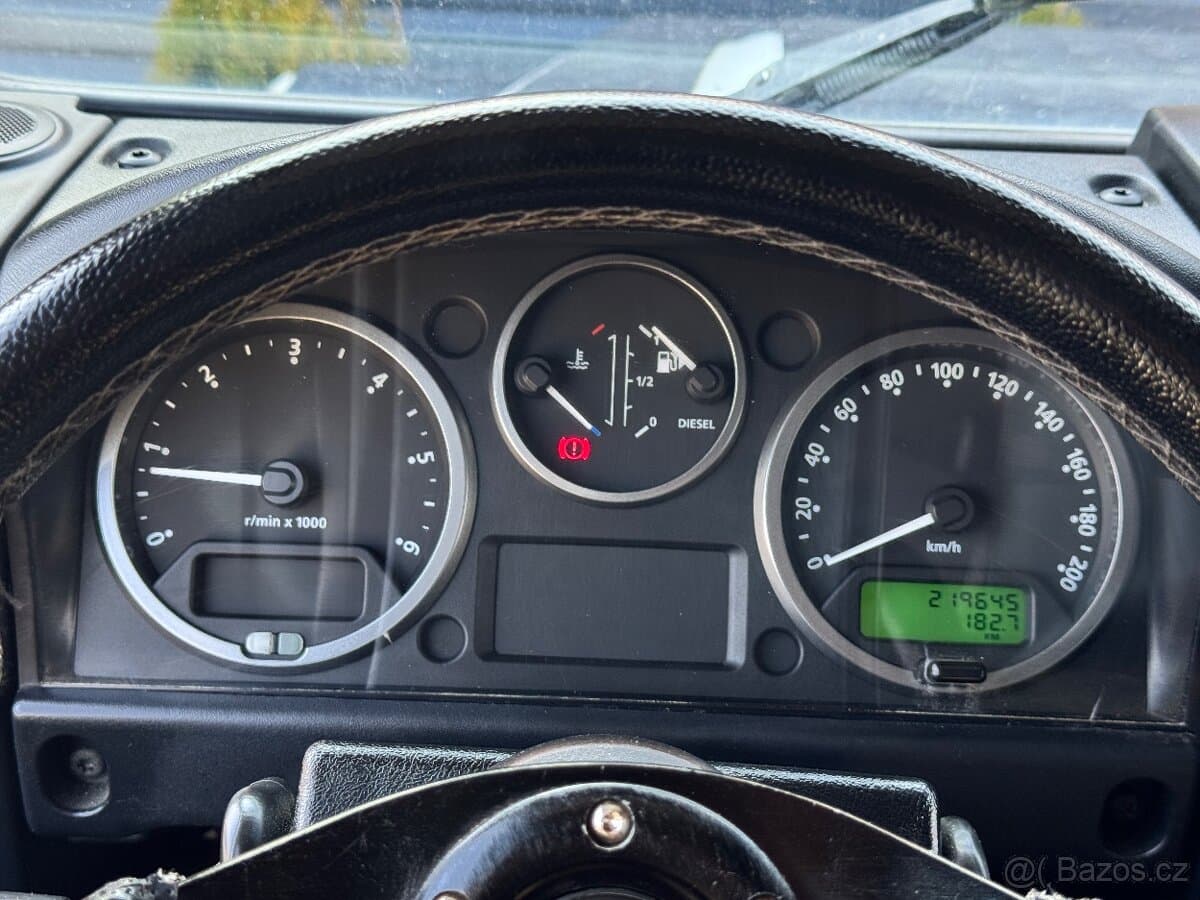 2010 Land Rover DEFENDER - 10