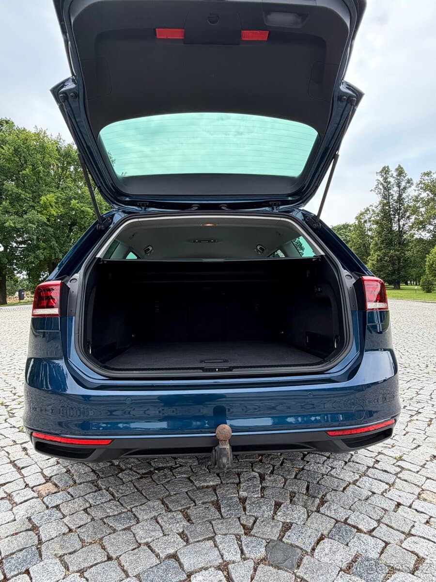 2019 Volkswagen PASSAT - 10
