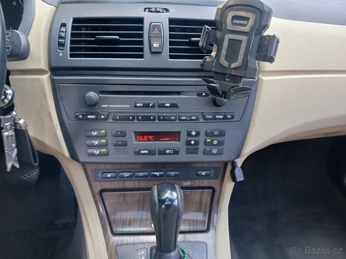 2004 BMW X3 - 10