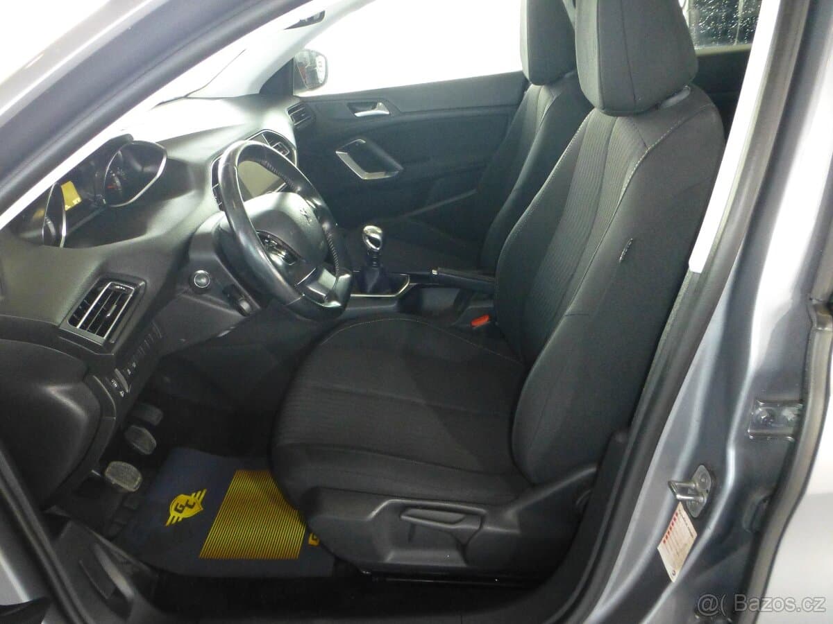 2016 Peugeot 308 - 10