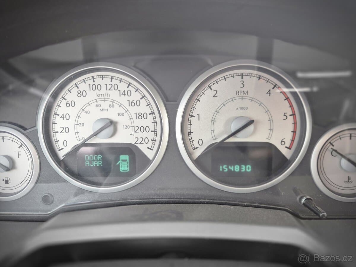 2011 Chrysler VOYAGER - 10