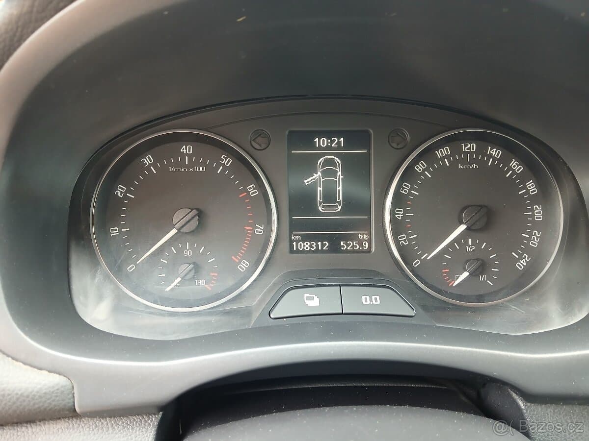 2011 Škoda FABIA - 10