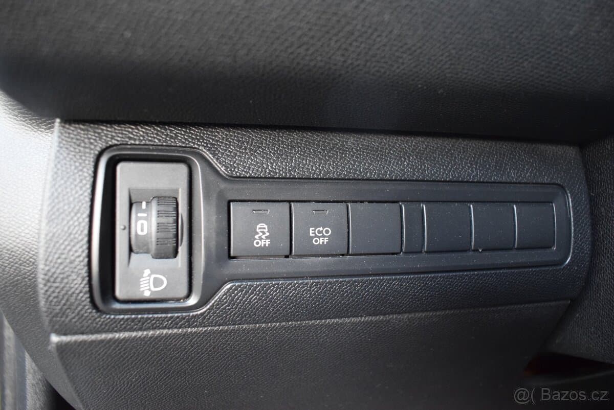 2015 Peugeot 308 - 10