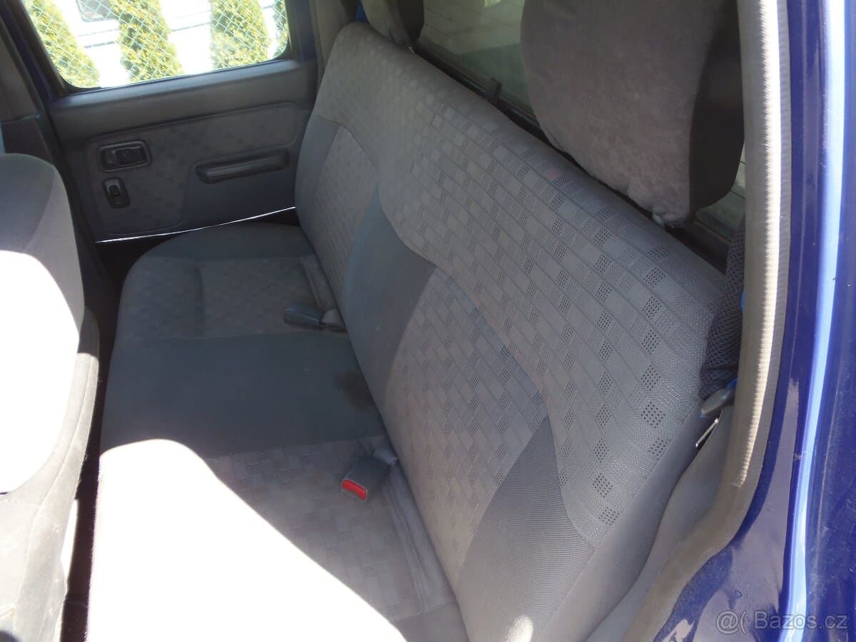 2002 Nissan NAVARA - 10