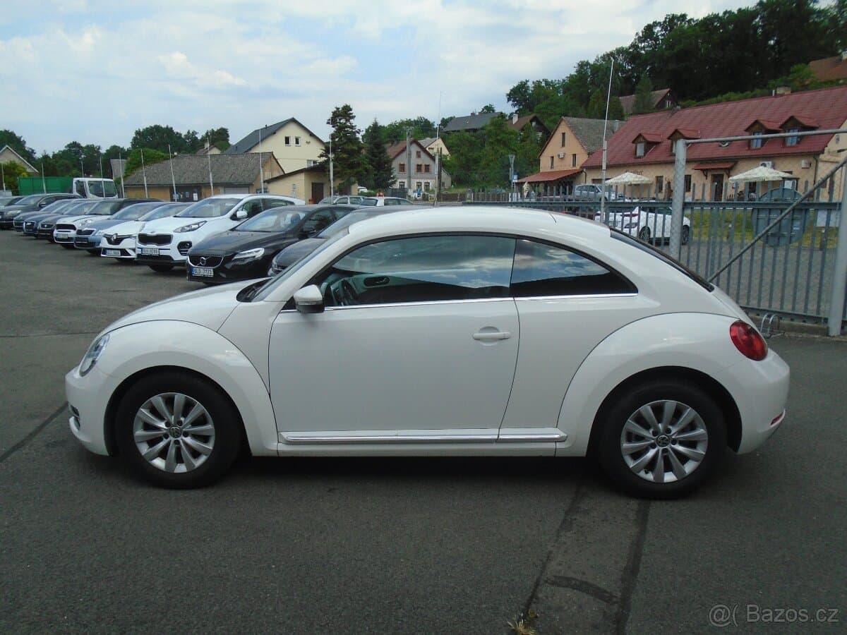 2013 Volkswagen BEETLE - 10